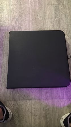 Foldable table