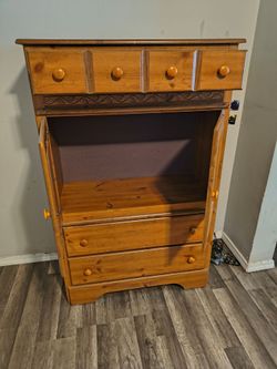 Cabinet dresser