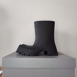 Balenciaga Trooper Boots 