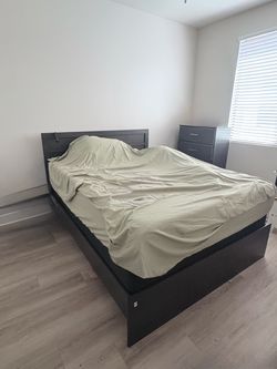 Dark gray  Queen Bed Frame with 4-drawer dresser