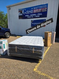 Queen size de display  en GASI MATTRES OUTLET///(contact info removed)
