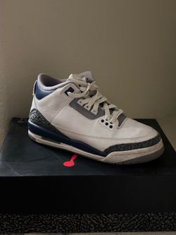 Air Jordan 3’s size 5.5 youth