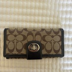 Light Brown Coach Purse 