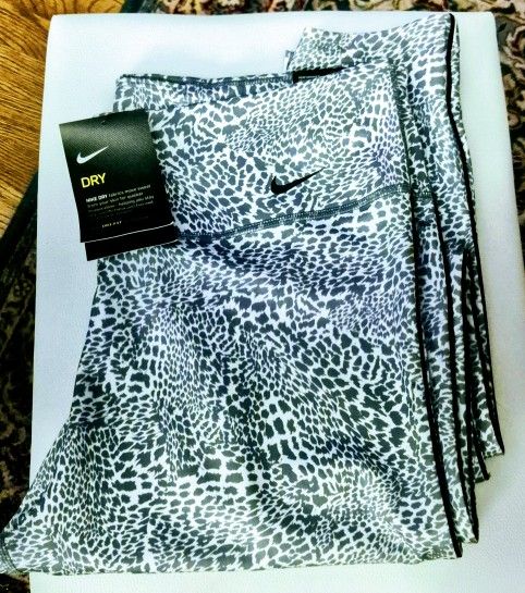 Women's XL NIKE One DRI-FIT Leopard Print Designed Athletic Training Leggings