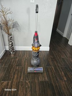 Dyson Vaccum Cleaner