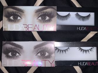 NEW Huda Beauty Lashes