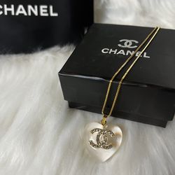 Luxury Designer White Stone with Gold Lettering Heart Pendant Necklace