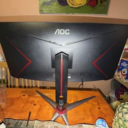 AOC 32” CURVED MONITER