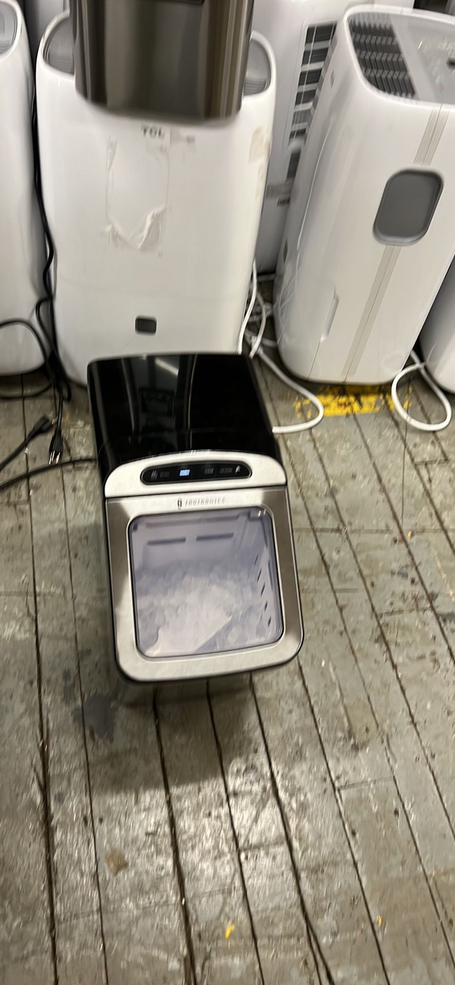 Large Counter Top Nuggets Ice Maker