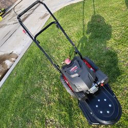 LEGEND FORCE WHEELED TRIMMER GAS 
