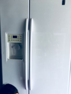 Ge profile white refrigerator