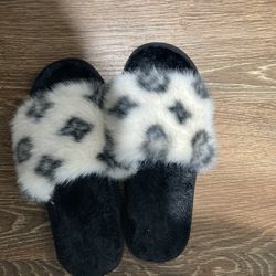 Slippers 