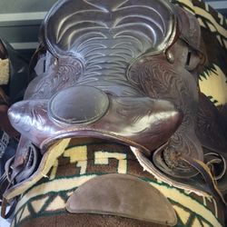 Classic Decorated Leather Saddle