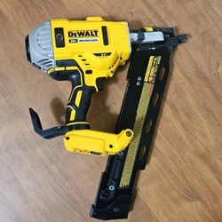 DEWALT 20V MAX XR 21° Cordless Framing Nailer