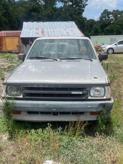 Mazda b2000 truck