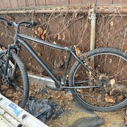 Mongoose 29’ Mountain bike