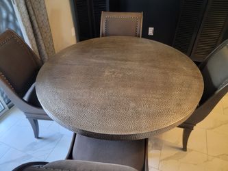Beautiful Dining table and 4 chairs