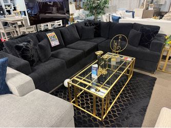 Lovely sectional! ❤️😍💙 easy financing! Many colors! 😘