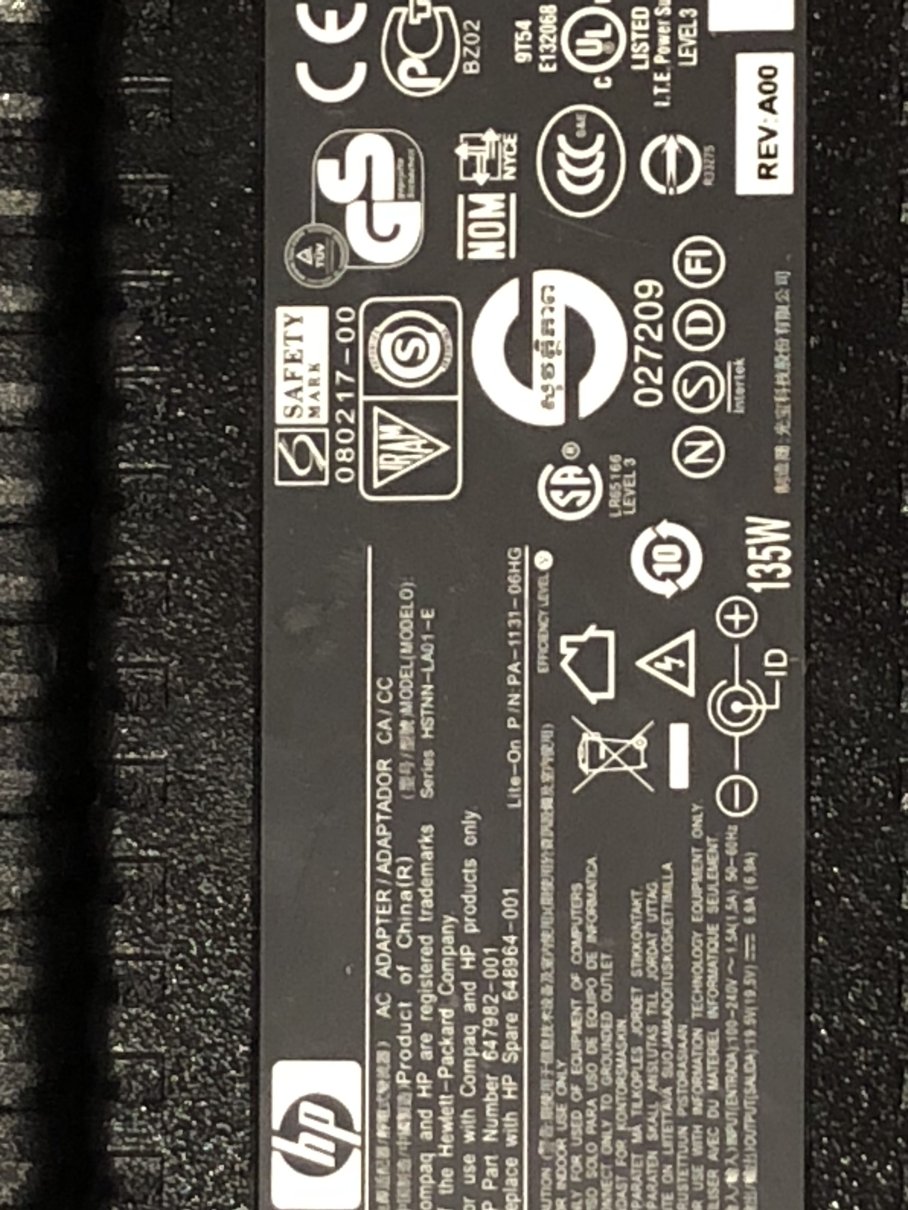 HP 135W 19.5V 6.9A AC Adapter 647982-001 648964-001