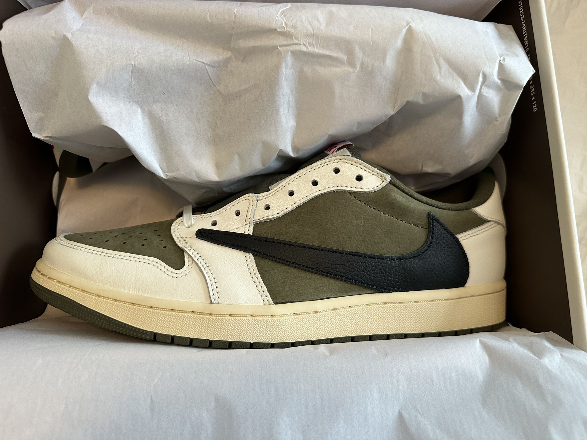 Jordan 1 Low x Travis Scott Medium Olive 12