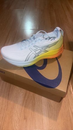 Running shoes 9 1/2 size