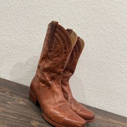 Men’s RUJO/ JUSTIN Boots Girls Ariat