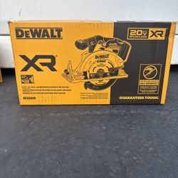 DEWALT XTREME 12-volt Max 5-3/8-in Brushless Cordless Circular saw