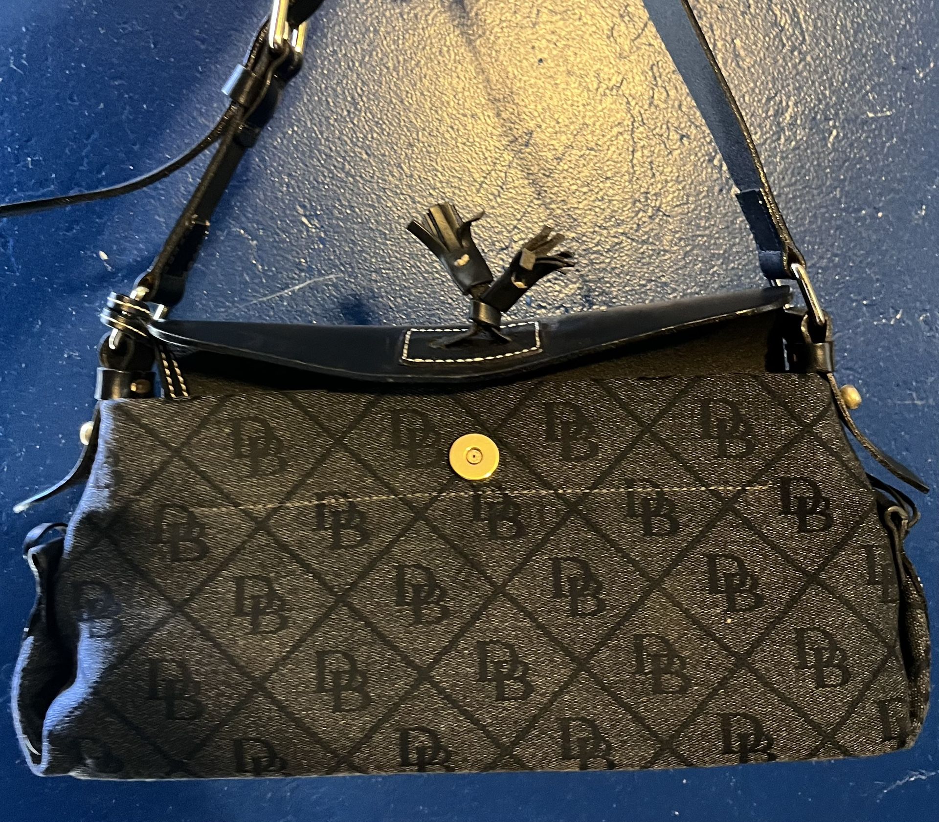 Dooney & Bourke Bag | Black/gray