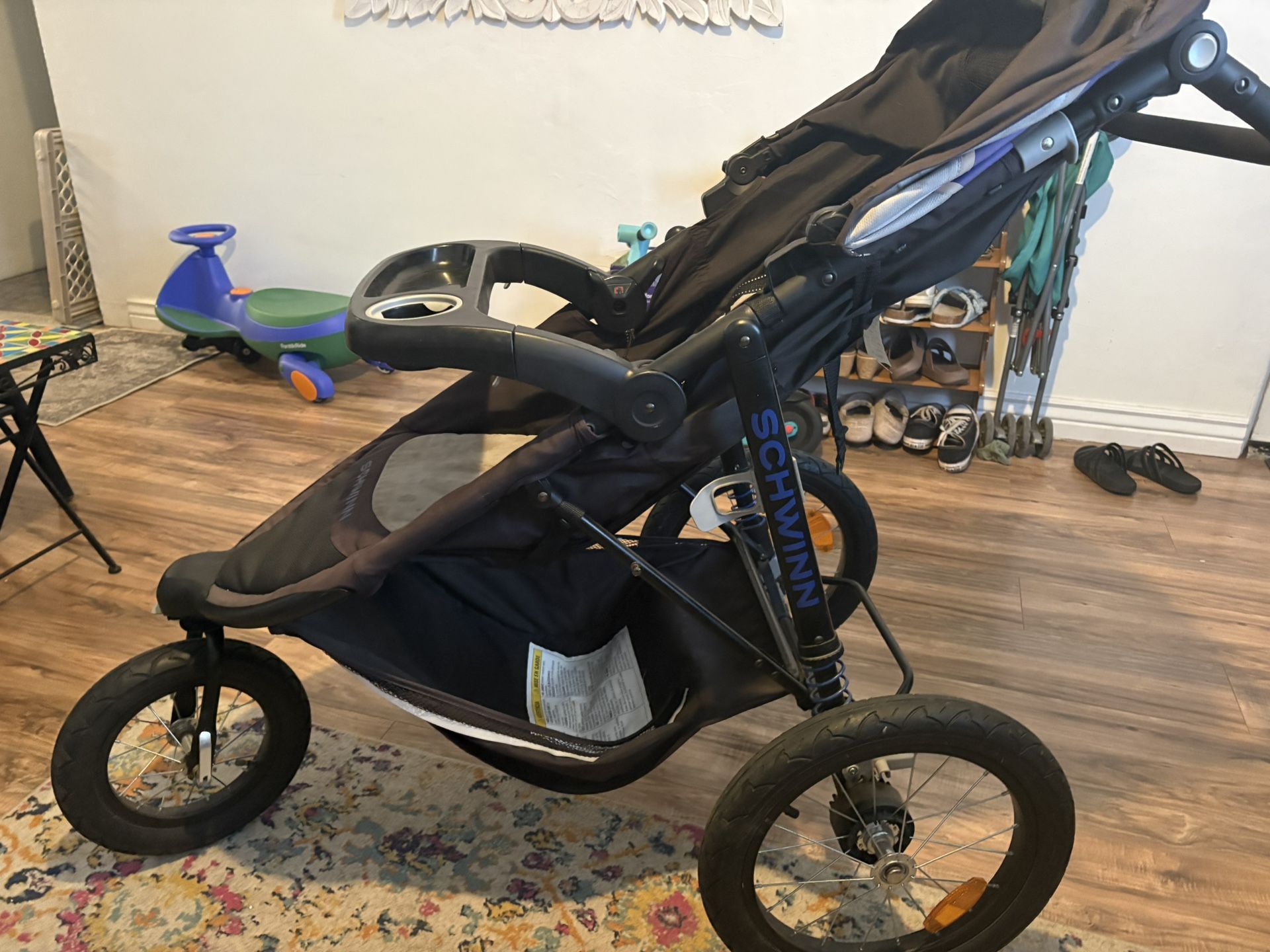 SHWINN Jogging Stroller