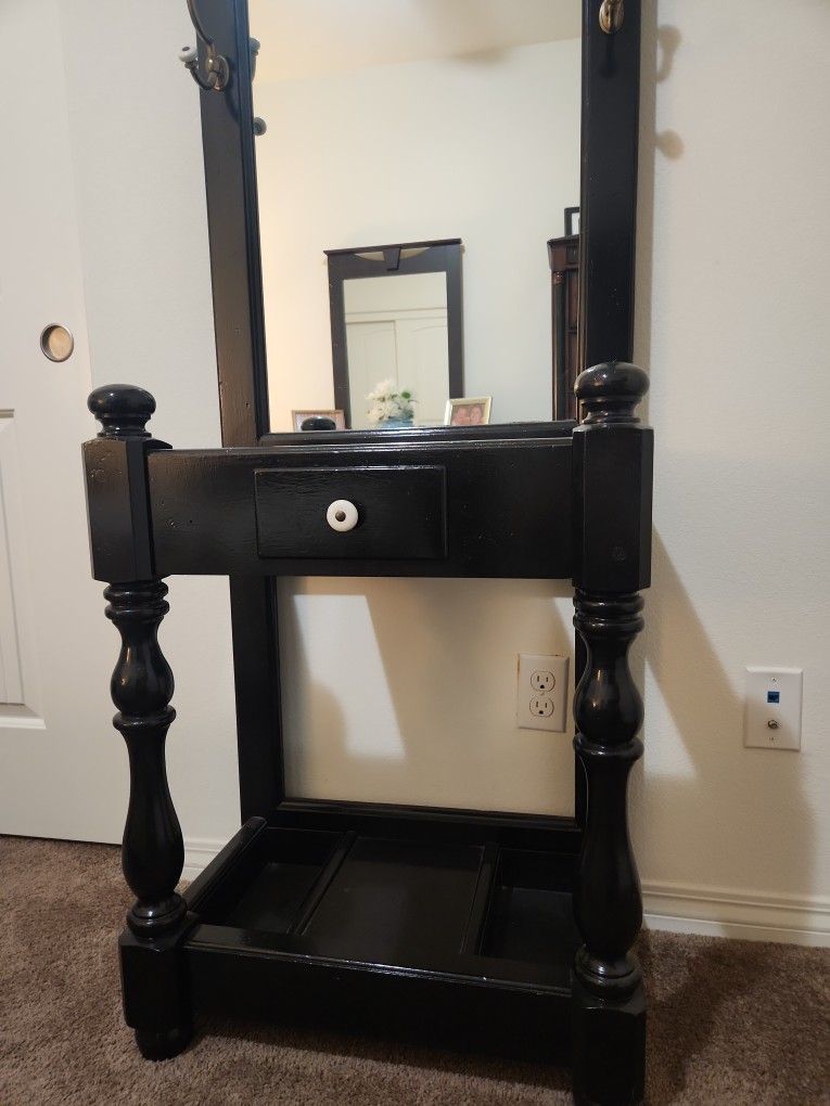 Hallway Catch All Furniture: Stylish Solutions to Declutter Fast
