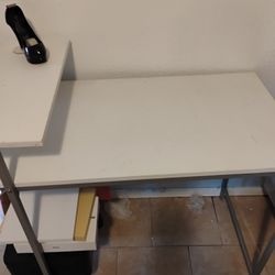 White Clean Desk 21x36x36 