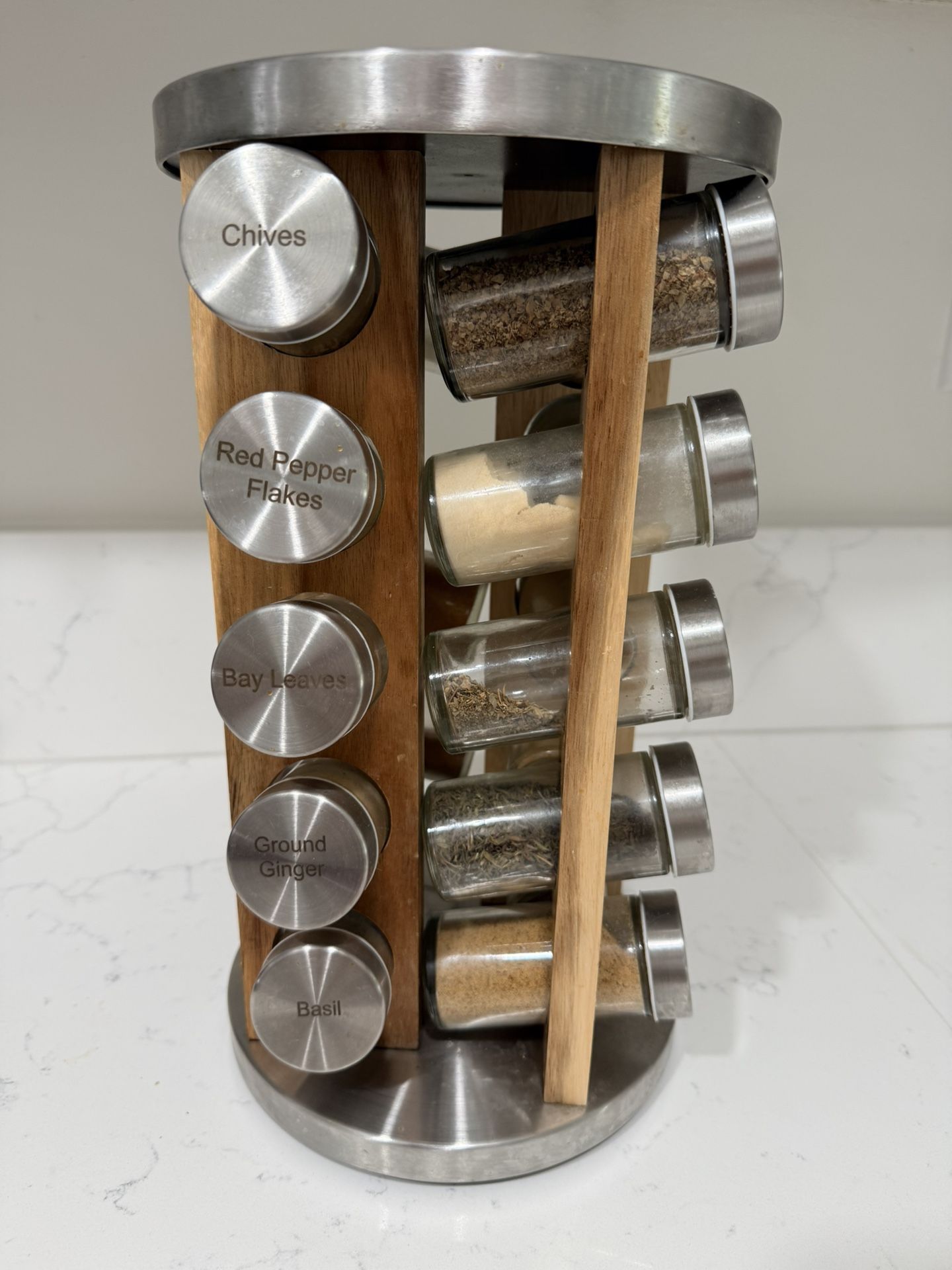 Spice Rack with 19 different spices