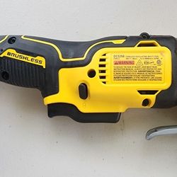 DEWALT 20V MAX XR Cordless Brushless 3-Speed Oscillating Multi Tool (Tool

Only)