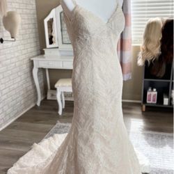 Elegant Lace Wedding Dress Fits Size S/XS 0/2/4
