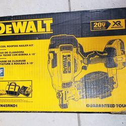 New Dewalt 20V MAX 15-Degree Roofing Nailer Kit (1) Battery (1) Charger & Tool Bag. $340