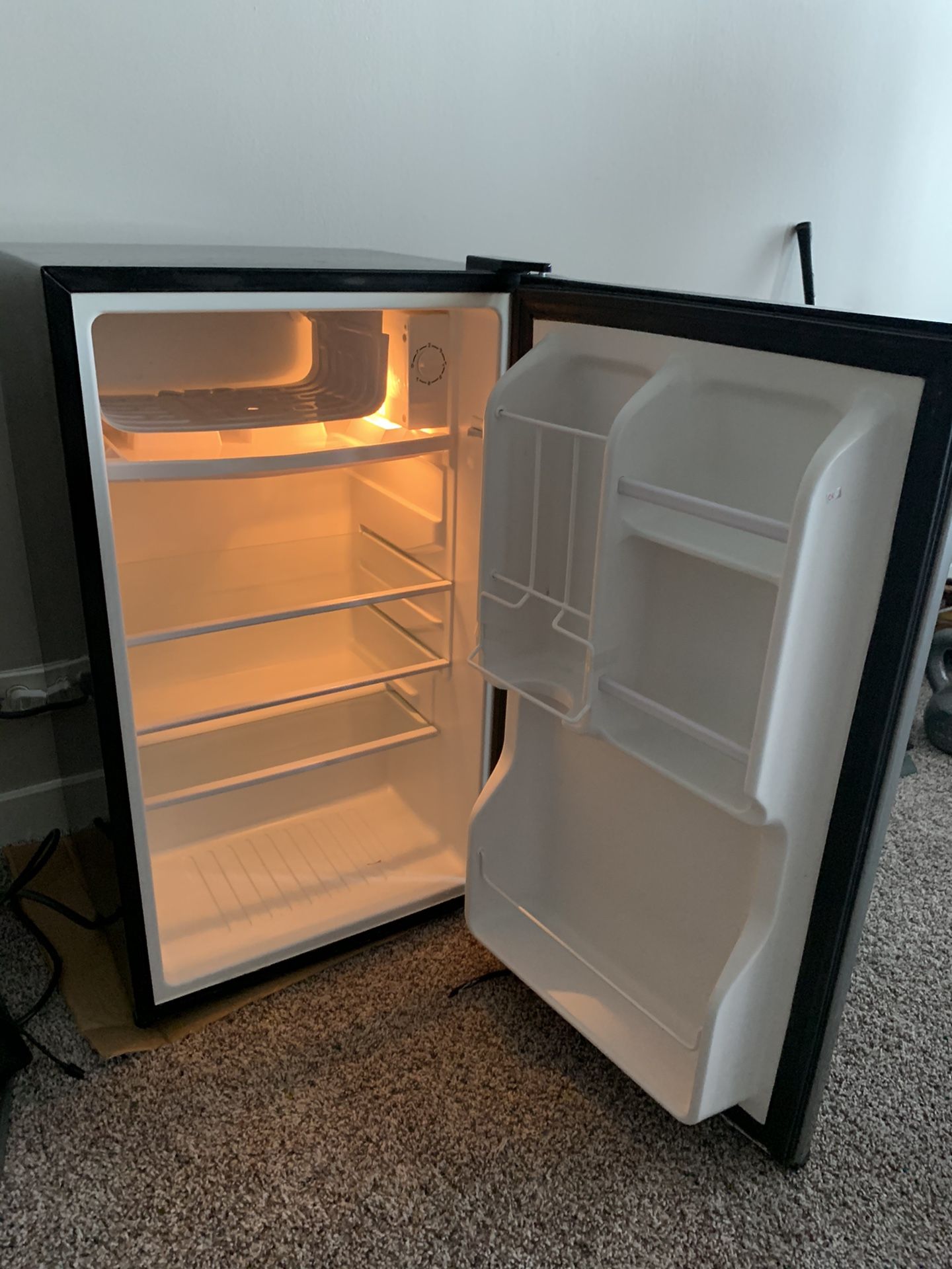 Magic Chef Mini-Fridge