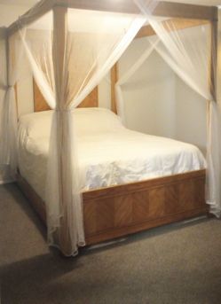Queen Canopy Wooden Bed