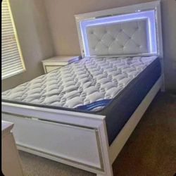 Bedroom set 4 pieces 