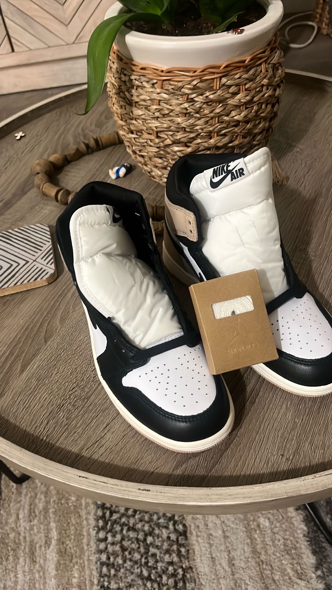Jordan 1 retro high OG latte
