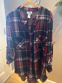 Plaid women’s top