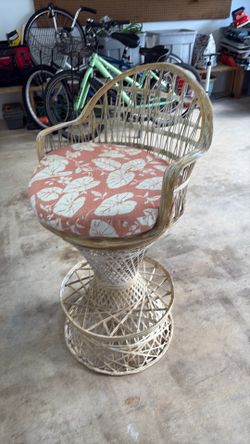 5 Bar stools with cushions. (From seat down 26 inches