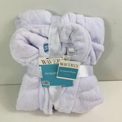 Brand New Small/Medium Women’s White Plush Robe