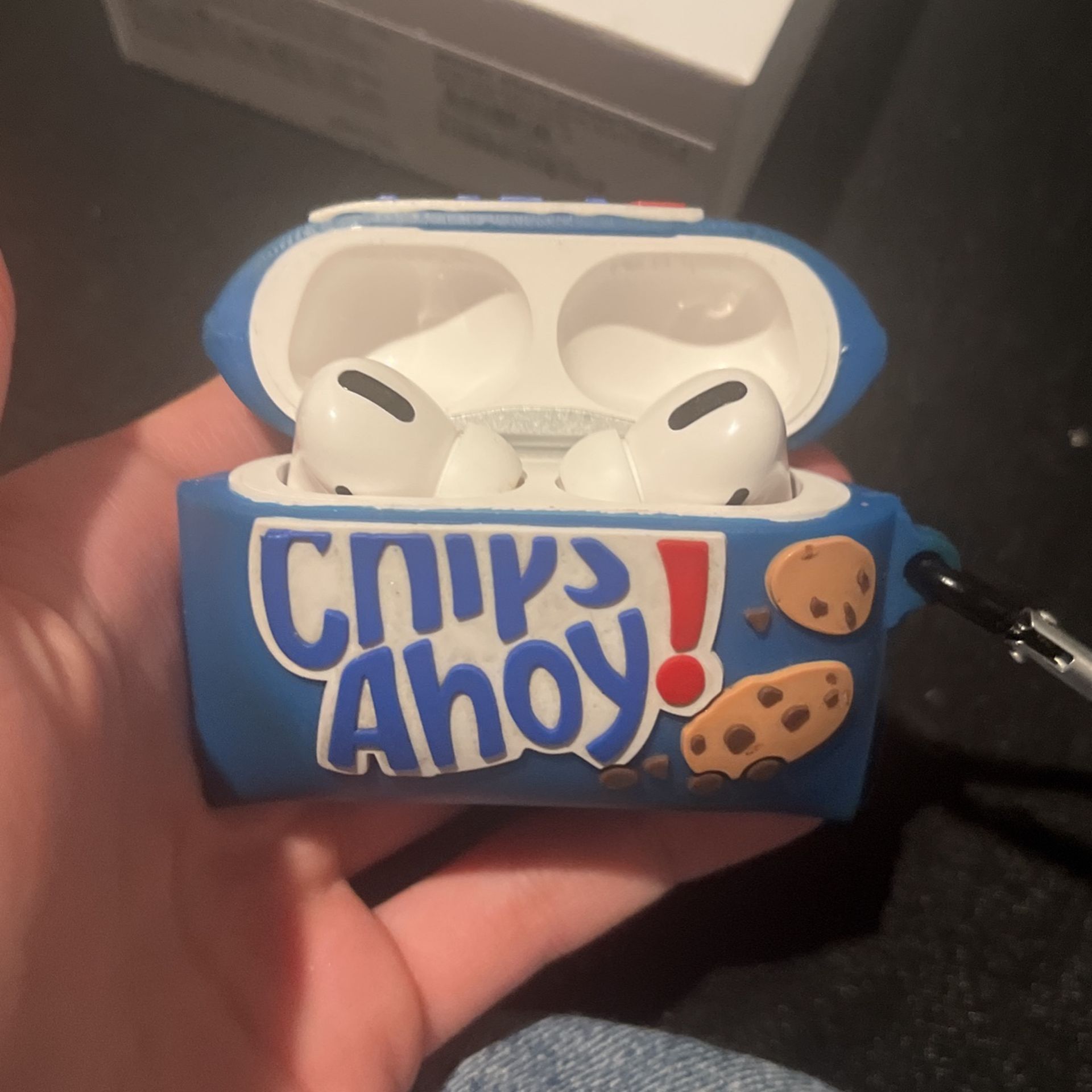 AirPod Pros With Case Noticeable Scratches But No Permanent damage