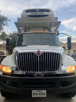 2020 International Box Truck