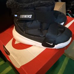 Toddler Boy Nike Boots $25