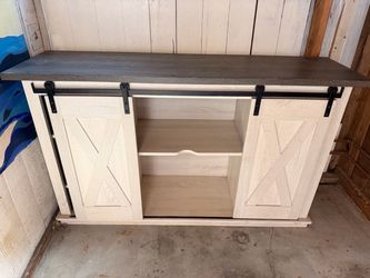 Small hutch