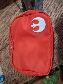 Cross body Star Wars bag with buckle clip