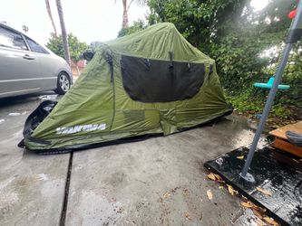 Roof top tent
