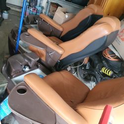  Pedicure Massaging Chairs