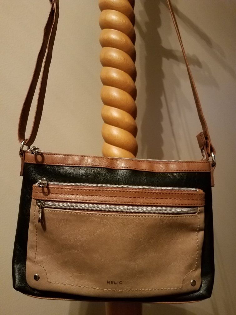 🌟NWT 🌟CROSSBODY/SHOULDER PURSE🌟GREAT POCKET'S GREAT ITEM🌟